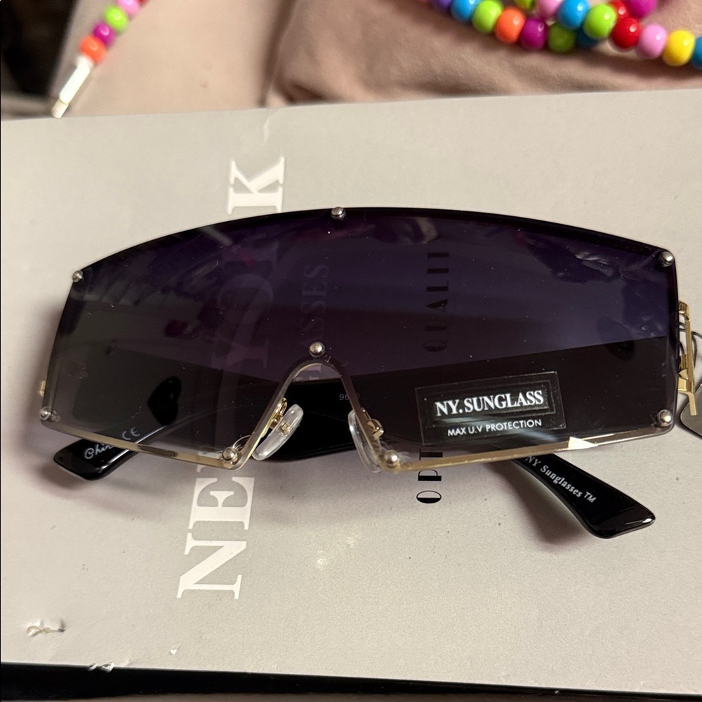 NY Sunglass Oversized Black Sunglasses